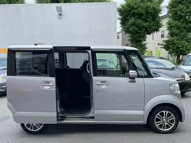 ホンダ Ｎ ＢＯＸ G SSパッケージ 東京都 2014(平26)年 4.1万km カトラリーシルバーM ワンオーナー/ディスプレイオーディオ/両側パワースライドドア/デジタルインナーミラー/プッシュスタート/ハロゲンヘッドランプ/電動格納ドアミラー/オートエアコン/ETC/リモコンエンジンスターター/シートリフター/左右独立アームレスト(後席中央)/スペアキー/ステアリングスイッチ/保証書＆取扱説明書
