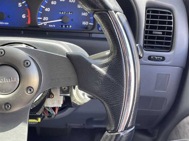 トヨタ ハイラックス スポーツピック エクストラキャブ 東京都 2001(平13)年 4.8万km シャンパンマイカM サンルーフ/社外CDオーディオ/社外16インチアルミホイール/メッキドアミラー/ファブリックスポーツシート/シートバックポケット/ETC/メッキリアバンパー/メッキフロントバンパー/プライバシーガラス/純正ハンドル/純正15インチタイヤ有/純正マフラー有/純正フロアマット/取扱説明書