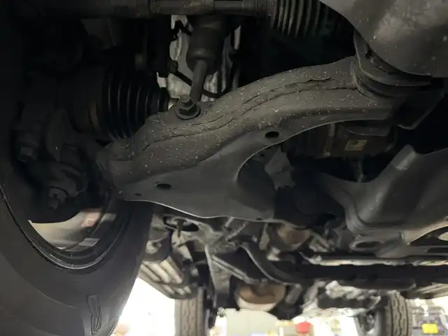 トヨタ ＦＪクルーザー 三重県 2017(平29)年 3.9万km ブラック/ホワイト ガソリン/パートタイム4WD/フロア5AT/純正 7インチナビ NSCD-W66/（FM/AM/CD/TV/SD/Bluetooth/AUX）/バックカメラ/ETC/安全/・バックソナー/・SRS 前席サイドエアバッグ＆前後席カーテンシールドエアバッグ/・EBD付ABS/装備/17インチアルミホイール（RAYS・VOLK RACING TE37XT）（17×8J＋20 139.7-6H）/・【OP】寒冷地仕様（ウインドシールドデアイサー、サイドステップ、リモコン大型ドアミラー（ヒーター付）など）/・【OP】クルーズコントロール/・【OP】リヤデフロック/・【OP】フロントフォグランプ/・マニュアルエアコン/・ステアリングスイッチ/・リヤフォグランプ/・チルトステアリング/・リモコンキーx1/など