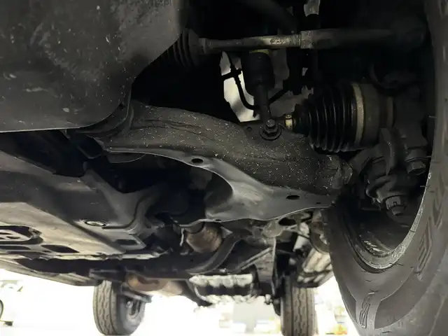 トヨタ ＦＪクルーザー 三重県 2017(平29)年 3.9万km ブラック/ホワイト ガソリン/パートタイム4WD/フロア5AT/純正 7インチナビ NSCD-W66/（FM/AM/CD/TV/SD/Bluetooth/AUX）/バックカメラ/ETC/安全/・バックソナー/・SRS 前席サイドエアバッグ＆前後席カーテンシールドエアバッグ/・EBD付ABS/装備/17インチアルミホイール（RAYS・VOLK RACING TE37XT）（17×8J＋20 139.7-6H）/・【OP】寒冷地仕様（ウインドシールドデアイサー、サイドステップ、リモコン大型ドアミラー（ヒーター付）など）/・【OP】クルーズコントロール/・【OP】リヤデフロック/・【OP】フロントフォグランプ/・マニュアルエアコン/・ステアリングスイッチ/・リヤフォグランプ/・チルトステアリング/・リモコンキーx1/など