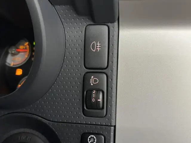 トヨタ ＦＪクルーザー 三重県 2017(平29)年 3.9万km ブラック/ホワイト ガソリン/パートタイム4WD/フロア5AT/純正 7インチナビ NSCD-W66/（FM/AM/CD/TV/SD/Bluetooth/AUX）/バックカメラ/ETC/安全/・バックソナー/・SRS 前席サイドエアバッグ＆前後席カーテンシールドエアバッグ/・EBD付ABS/装備/17インチアルミホイール（RAYS・VOLK RACING TE37XT）（17×8J＋20 139.7-6H）/・【OP】寒冷地仕様（ウインドシールドデアイサー、サイドステップ、リモコン大型ドアミラー（ヒーター付）など）/・【OP】クルーズコントロール/・【OP】リヤデフロック/・【OP】フロントフォグランプ/・マニュアルエアコン/・ステアリングスイッチ/・リヤフォグランプ/・チルトステアリング/・リモコンキーx1/など