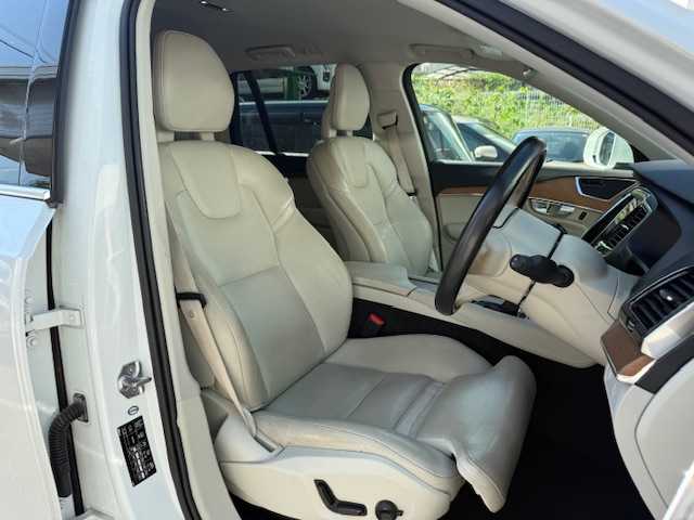 ボルボ ＸＣ９０ T5 AWD モーメンタム 大阪府 2016(平28)年 6.3万km クリスタルホワイトP /禁煙車//9インチタッチスクリーンナビ/・FM・AM・CD・フルセグTV・Applecarplay・AndroidAuto//本革シート(ブロンド)//前席シートヒーター//アダプティブクルーズコントロール//レーンキープエイド//ブラインドスポットインフォシステム//ロードサインインフォメーション//ドライブアラートコントロール//フロント・サイド・バック・全方位カメラ//LEDヘッドライト//フルアクティブハイビーム//ハンズフリーパワーバックドア//ルーフレール//前後ドラレコ//保証書//取扱説明書//スペアキー