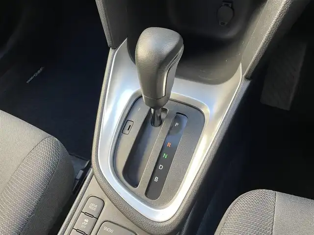 トヨタ ヤリスクロス ハイブリッド G 道央・札幌 2023(令5)年 0.5万km センシュアルレッドマイカ ワンオーナー/純正ナビ(AM/FM/BT/USB)/バックカメラ/全方位モニター/ウィンカーミラー/クルーズコントロール(追従走行あり)/ドアバイザー/プッシュスタート/オートライト/オートマチックハイビーム/フォグランプ/オートブレーキホールド/防眩ミラー/レーンキープアシスト/横滑り防止装置/ダウンヒルアシストコントロール/盗難防止装置/DRIVE MODE/EV MODE/積込冬タイヤ/　　（205/65R16 社外AW 22年製溝7mm）