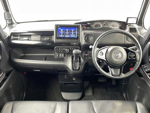 ホンダ Ｎ ＢＯＸ カスタム L ターボ 愛知県 2022(令4)年 2.6万km プラチナホワイトパール /純正ナビ//バックカメラ//フルセグTV・Bluetooth・CD・DVD・AM・FM・AUX//前後ドライブレコーダー//両側パワースライドドア//前席シートヒーター//ハーフレザーシート//アダプティブクルーズコントロール//電子パーキング//オートブレーキホールド//ETC2.0//オートリトラクトミラー//チップアップ＆ダイブダウン機構付スライドリアシート//革巻きステアリング//ステアリングスイッチ//パドルシフト//パーキングセンサーシステム//コンビニフック付きシートバックテーブル//純正フロアマット//保証書・取扱説明書・スペアキー有//ホンダセンシング/・衝突軽減ブレーキ/・誤発進抑制機能/・歩行者事故低減ステアリング/・路外逸脱抑制機能/・車線維持支援システム/・先行車発進お知らせ機能/・標識認識機能/・後方誤発進抑制機能