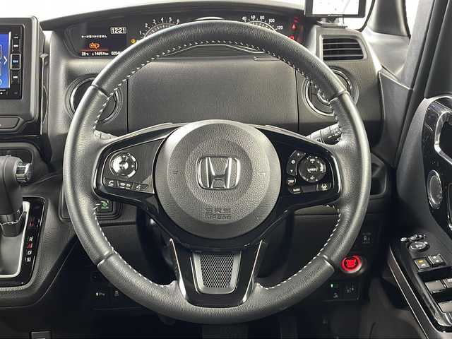 ホンダ Ｎ ＢＯＸ カスタム L ターボ 愛知県 2022(令4)年 2.6万km プラチナホワイトパール /純正ナビ//バックカメラ//フルセグTV・Bluetooth・CD・DVD・AM・FM・AUX//前後ドライブレコーダー//両側パワースライドドア//前席シートヒーター//ハーフレザーシート//アダプティブクルーズコントロール//電子パーキング//オートブレーキホールド//ETC2.0//オートリトラクトミラー//チップアップ＆ダイブダウン機構付スライドリアシート//革巻きステアリング//ステアリングスイッチ//パドルシフト//パーキングセンサーシステム//コンビニフック付きシートバックテーブル//純正フロアマット//保証書・取扱説明書・スペアキー有//ホンダセンシング/・衝突軽減ブレーキ/・誤発進抑制機能/・歩行者事故低減ステアリング/・路外逸脱抑制機能/・車線維持支援システム/・先行車発進お知らせ機能/・標識認識機能/・後方誤発進抑制機能