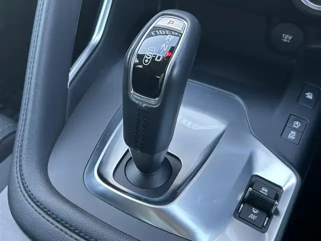 ジャガー Ｅペース 福岡県 2018(平30)年 4.7万km 黒 アダプティブクルーズコントロール/レーンキープアシスト/ブラインドスポットモニター/純正ナビ/Bluetooth/全方位カメラ　/ステアリングスイッチ/オートライト　/リアフォグランプ　/オートワイパー　/走行モード　/純正１７インチアルミホイール/ETC/保証書/スペアキー×1