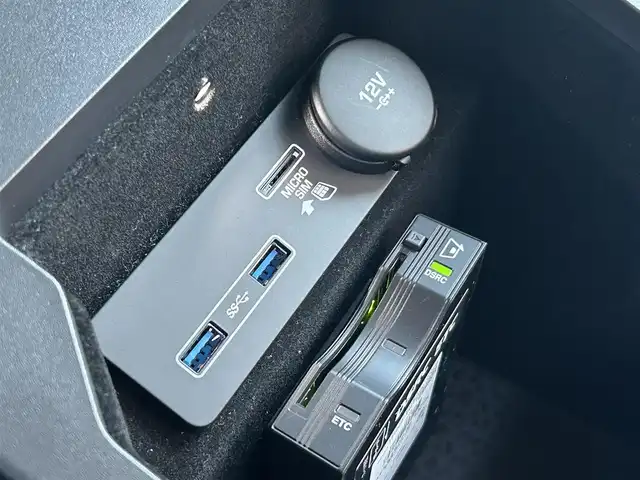 ジャガー Ｅペース 福岡県 2018(平30)年 4.7万km 黒 アダプティブクルーズコントロール/レーンキープアシスト/ブラインドスポットモニター/純正ナビ/Bluetooth/全方位カメラ　/ステアリングスイッチ/オートライト　/リアフォグランプ　/オートワイパー　/走行モード　/純正１７インチアルミホイール/ETC/保証書/スペアキー×1