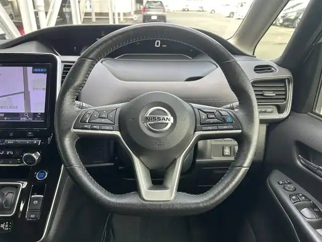 日産 セレナ e－パワー ハイウェイスター V 静岡県 2020(令2)年 5.1万km ダークメタルグレー ワンオーナー/プロパイロット/ハンズフリー両側パワースライドドア/純正アルパイン11インチナビ/(フルセグTV/CD/DVD/SD/Bluetooth)/アラウンドビューモニター/インテリジェントルームミラー/・純正オプショントリコットコンビシート/・全方位運転支援システム/・インテリジェントエマージェンシーブレーキ/・踏み間違い衝突防止アシスト/・車線逸脱防止支援システム/・車線逸脱警報/・前方衝突予測警報/・後側方車両検知警報/・後退時車両検知警報/ブラインドスポットモニター/純正１５インチアルミホイール/LEDヘッドライト/プッシュスタート/スマートキー×２/ETC/新車時保証書/取扱説明書