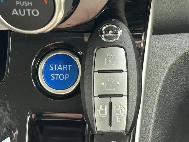 日産 セレナ e－パワー ハイウェイスター V 静岡県 2020(令2)年 5.1万km ダークメタルグレー ワンオーナー/プロパイロット/ハンズフリー両側パワースライドドア/純正アルパイン11インチナビ/(フルセグTV/CD/DVD/SD/Bluetooth)/アラウンドビューモニター/インテリジェントルームミラー/・純正オプショントリコットコンビシート/・全方位運転支援システム/・インテリジェントエマージェンシーブレーキ/・踏み間違い衝突防止アシスト/・車線逸脱防止支援システム/・車線逸脱警報/・前方衝突予測警報/・後側方車両検知警報/・後退時車両検知警報/ブラインドスポットモニター/純正１５インチアルミホイール/LEDヘッドライト/プッシュスタート/スマートキー×２/ETC/新車時保証書/取扱説明書