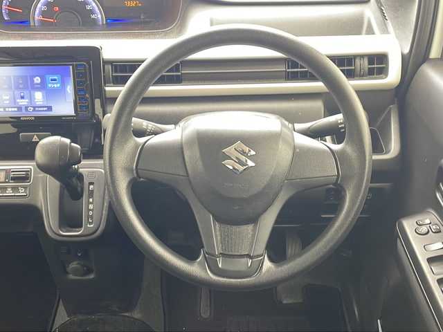 スズキ ワゴンＲ HYBRID FX 沖縄県 2018(平30)年 7.4万km ピュアホワイトP 社外ナビ　MDV-D407BTW/（TV　Ｂｌｕｅｔｏｏｔｈ　ＣＤ　ＤＶＤ　FM　AM）/デュアルブレーキカメラサポート/プッシュスタート/スマートキー/アイドリングストップ/レーンキープアシスト/電動格納ミラーオートライト/フロアマット