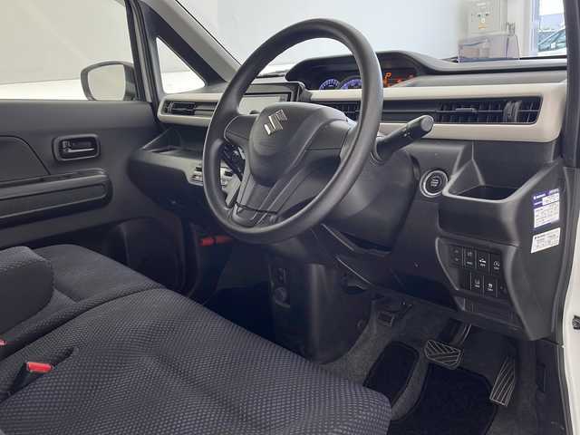 スズキ ワゴンＲ HYBRID FX 沖縄県 2018(平30)年 7.4万km ピュアホワイトP 社外ナビ　MDV-D407BTW/（TV　Ｂｌｕｅｔｏｏｔｈ　ＣＤ　ＤＶＤ　FM　AM）/デュアルブレーキカメラサポート/プッシュスタート/スマートキー/アイドリングストップ/レーンキープアシスト/電動格納ミラーオートライト/フロアマット