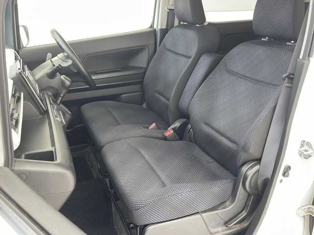 スズキ ワゴンＲ HYBRID FX 沖縄県 2018(平30)年 7.4万km ピュアホワイトP 社外ナビ　MDV-D407BTW/（TV　Ｂｌｕｅｔｏｏｔｈ　ＣＤ　ＤＶＤ　FM　AM）/デュアルブレーキカメラサポート/プッシュスタート/スマートキー/アイドリングストップ/レーンキープアシスト/電動格納ミラーオートライト/フロアマット