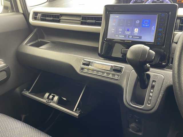 スズキ ワゴンＲ HYBRID FX 沖縄県 2018(平30)年 7.4万km ピュアホワイトP 社外ナビ　MDV-D407BTW/（TV　Ｂｌｕｅｔｏｏｔｈ　ＣＤ　ＤＶＤ　FM　AM）/デュアルブレーキカメラサポート/プッシュスタート/スマートキー/アイドリングストップ/レーンキープアシスト/電動格納ミラーオートライト/フロアマット