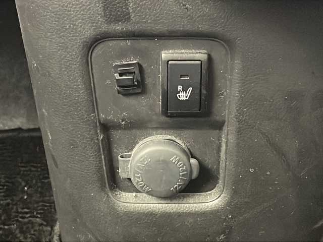 スズキ ワゴンＲ HYBRID FX 沖縄県 2018(平30)年 7.4万km ピュアホワイトP 社外ナビ　MDV-D407BTW/（TV　Ｂｌｕｅｔｏｏｔｈ　ＣＤ　ＤＶＤ　FM　AM）/デュアルブレーキカメラサポート/プッシュスタート/スマートキー/アイドリングストップ/レーンキープアシスト/電動格納ミラーオートライト/フロアマット