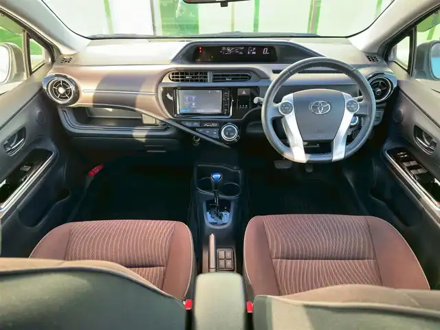 トヨタ アクア G 和歌山県 2015(平27)年 8.5万km クールソーダメタリック 純正7インチナビ/フルセグTV/Bluetooth/CD/DVD/SD/バックカメラ/ETC/クルーズコントロール/革巻きステアリング/ステアリングスイッチ/HIDヘッドライト/フォグランプ/オートライト/ヘッドライトレベライザー/フルオートエアコン/電動格納ミラー/コーナーポール/プッシュスタート/スマートキー/スペアキー