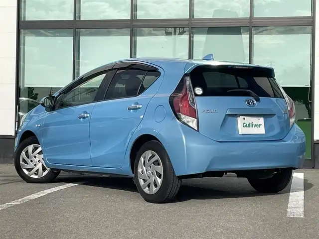 トヨタ アクア G 和歌山県 2015(平27)年 8.5万km クールソーダメタリック 純正7インチナビ/フルセグTV/Bluetooth/CD/DVD/SD/バックカメラ/ETC/クルーズコントロール/革巻きステアリング/ステアリングスイッチ/HIDヘッドライト/フォグランプ/オートライト/ヘッドライトレベライザー/フルオートエアコン/電動格納ミラー/コーナーポール/プッシュスタート/スマートキー/スペアキー