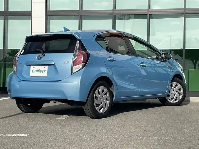 トヨタ アクア G 和歌山県 2015(平27)年 8.5万km クールソーダメタリック 純正7インチナビ/フルセグTV/Bluetooth/CD/DVD/SD/バックカメラ/ETC/クルーズコントロール/革巻きステアリング/ステアリングスイッチ/HIDヘッドライト/フォグランプ/オートライト/ヘッドライトレベライザー/フルオートエアコン/電動格納ミラー/コーナーポール/プッシュスタート/スマートキー/スペアキー