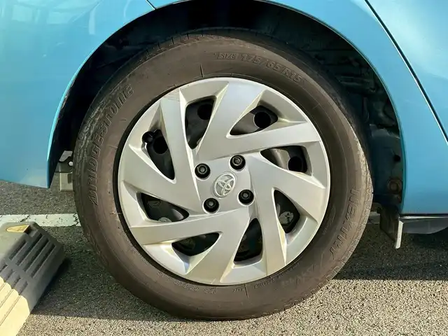 トヨタ アクア G 和歌山県 2015(平27)年 8.5万km クールソーダメタリック 純正7インチナビ/フルセグTV/Bluetooth/CD/DVD/SD/バックカメラ/ETC/クルーズコントロール/革巻きステアリング/ステアリングスイッチ/HIDヘッドライト/フォグランプ/オートライト/ヘッドライトレベライザー/フルオートエアコン/電動格納ミラー/コーナーポール/プッシュスタート/スマートキー/スペアキー