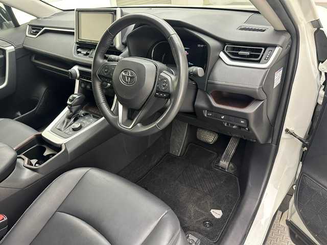 トヨタ ＲＡＶ４ G Zパッケージ 兵庫県 2021(令3)年 2.4万km パール 純正9インチナビ/フルセグ CD DVD BT MSV HDMI/バックカメラ/ビルトインETC/パワーバックドア/TRDエアロ/レーダークルーズコントロール/プリクラッシュセーフティー/LTA/BSM/PKSB/RCTA/RSA/クリアランスソナー/デジタルインナーミラー/レザーシート/シートヒーター/パワーシート/LEDヘッドライト/LEDフォグライト/オートライト/オートハイビーム/ステアリングヒーター/電子パーキング/HOLD/スマートキー