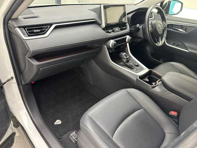 トヨタ ＲＡＶ４ G Zパッケージ 兵庫県 2021(令3)年 2.4万km パール 純正9インチナビ/フルセグ CD DVD BT MSV HDMI/バックカメラ/ビルトインETC/パワーバックドア/TRDエアロ/レーダークルーズコントロール/プリクラッシュセーフティー/LTA/BSM/PKSB/RCTA/RSA/クリアランスソナー/デジタルインナーミラー/レザーシート/シートヒーター/パワーシート/LEDヘッドライト/LEDフォグライト/オートライト/オートハイビーム/ステアリングヒーター/電子パーキング/HOLD/スマートキー