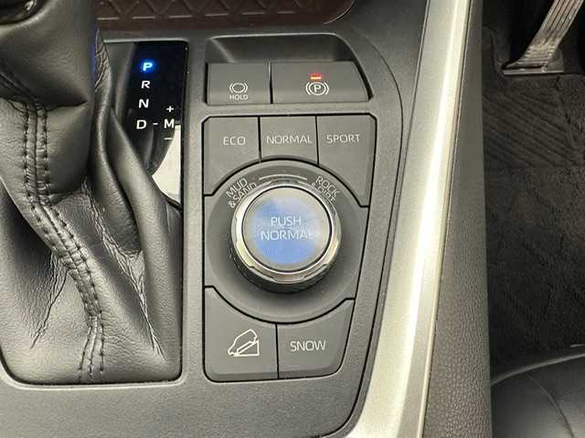 トヨタ ＲＡＶ４ G Zパッケージ 兵庫県 2021(令3)年 2.4万km パール 純正9インチナビ/フルセグ CD DVD BT MSV HDMI/バックカメラ/ビルトインETC/パワーバックドア/TRDエアロ/レーダークルーズコントロール/プリクラッシュセーフティー/LTA/BSM/PKSB/RCTA/RSA/クリアランスソナー/デジタルインナーミラー/レザーシート/シートヒーター/パワーシート/LEDヘッドライト/LEDフォグライト/オートライト/オートハイビーム/ステアリングヒーター/電子パーキング/HOLD/スマートキー