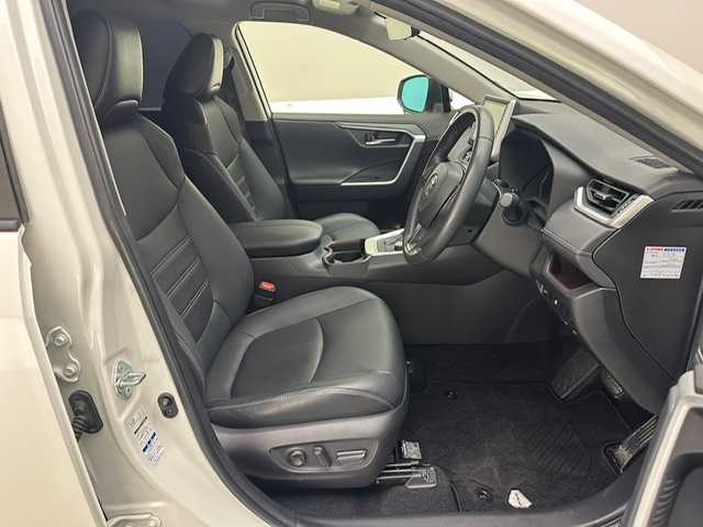 トヨタ ＲＡＶ４ G Zパッケージ 兵庫県 2021(令3)年 2.4万km パール 純正9インチナビ/フルセグ CD DVD BT MSV HDMI/バックカメラ/ビルトインETC/パワーバックドア/TRDエアロ/レーダークルーズコントロール/プリクラッシュセーフティー/LTA/BSM/PKSB/RCTA/RSA/クリアランスソナー/デジタルインナーミラー/レザーシート/シートヒーター/パワーシート/LEDヘッドライト/LEDフォグライト/オートライト/オートハイビーム/ステアリングヒーター/電子パーキング/HOLD/スマートキー