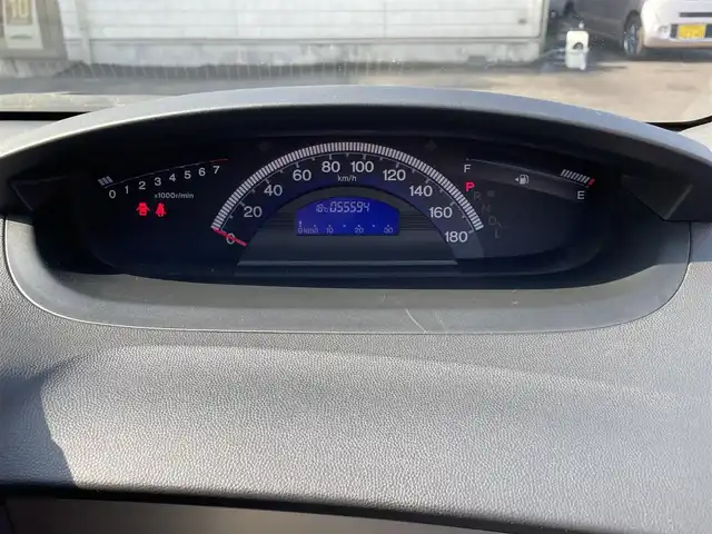 ホンダ フリード スパイク G エアロ 大分県 2011(平23)年 5.6万km プレミアムホワイトパール ワンオーナー/純正HDDナビ VXH-112VJ/　　【ワンセグ/DVD】/純正15インチアルミホイール/HIDヘッドライト/オートライト/チルトステアリング/リアプライバシーガラス/ドアバイザー/フロアマット/電動格納ミラー/Wエアバッグ/ABS/キーレス×2/保証書/車両取説/ナビ取説