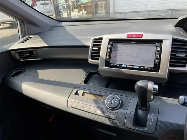 ホンダ フリード スパイク G エアロ 大分県 2011(平23)年 5.6万km プレミアムホワイトパール ワンオーナー/純正HDDナビ VXH-112VJ/　　【ワンセグ/DVD】/純正15インチアルミホイール/HIDヘッドライト/オートライト/チルトステアリング/リアプライバシーガラス/ドアバイザー/フロアマット/電動格納ミラー/Wエアバッグ/ABS/キーレス×2/保証書/車両取説/ナビ取説