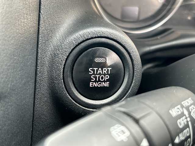 マツダ ＣＸ－５ XD 埼玉県 2013(平25)年 13.4万km ジェットブラックマイカ ・社外ナビBT、フルセグTV、/・バックカメラ/・プッシュスタート/・ETC/・空気圧センサー/・トラクションコントロール/・アイドリングストップ/・純正フロアマット/・ステアリングスイッチ/【メーカーオプション】/・ディスチャージパッケージ/ディスチャージパッケージの内容/ディスチャージヘッドランプ（ハイ／ロービーム：オートレベリング［光軸調整］機構付／バイキセノン）＋アダプティブ・フロントライティング・システム＋オートライトシステム＋レインセンサーワイパ―（フロント）感度調整式