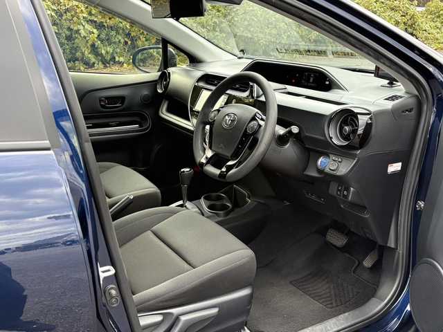 トヨタ アクア S スタイルブラック 大分県 2018(平30)年 5.2万km ダークブルーマイカ トヨタセーフティセンス/社外メモリーナビ/バックカメラ/フルセグ /DVD/Bluetooth/ビルトインETC/レーンキープアシスト/純正LEDヘッドライト/フォグランプ/オートライトコントロール/オートハイビームアシスト/スマートキー/エンジンプッシュスタート