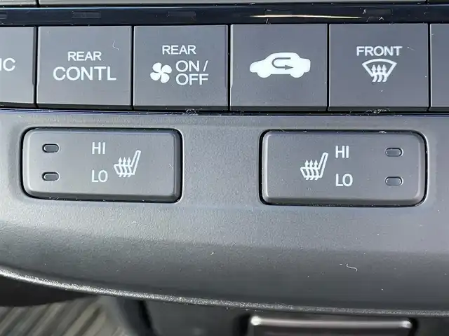 ホンダ ステップワゴン 東京都 2019(令1)年 10.4万km プラチナホワイトパール ユーザー買取車/社外ナビ【パナソニック　ストラーダ】/・AM/FM/SD/BT/TV/両側パワスラ/ホンダセンシング/・ACC（アダプティブクルーズコントロール）/・CMBS（追突軽減ブレーキ）/・LKAS（車線維持支援システム）/・誤発進抑制機能/・路外逸脱抑制機能/・先行車発信お知らせ機能/・標識認識機能/シートヒーター/パドルシフト/ビルトインＥＴＣ/ＥＣＯＮ/トリプルゾーンコントロール・フルオートエアコン/LEDヘッドライト（オートレベリング/オートライトコントロール機能）/スポーツペダル/純正フロアマット/ドアバイザー/プッシュスタート