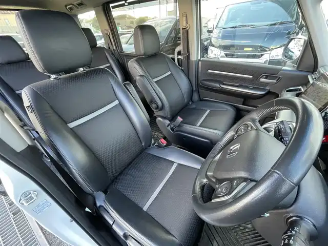 ホンダ ステップワゴン 東京都 2019(令1)年 10.4万km プラチナホワイトパール ユーザー買取車/社外ナビ【パナソニック　ストラーダ】/・AM/FM/SD/BT/TV/両側パワスラ/ホンダセンシング/・ACC（アダプティブクルーズコントロール）/・CMBS（追突軽減ブレーキ）/・LKAS（車線維持支援システム）/・誤発進抑制機能/・路外逸脱抑制機能/・先行車発信お知らせ機能/・標識認識機能/シートヒーター/パドルシフト/ビルトインＥＴＣ/ＥＣＯＮ/トリプルゾーンコントロール・フルオートエアコン/LEDヘッドライト（オートレベリング/オートライトコントロール機能）/スポーツペダル/純正フロアマット/ドアバイザー/プッシュスタート