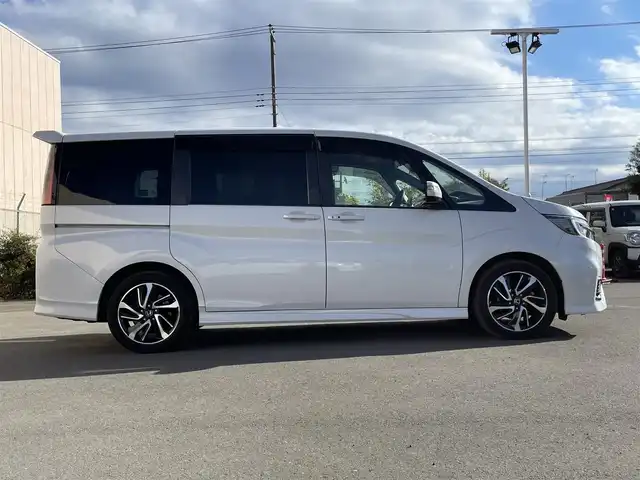 ホンダ ステップワゴン 東京都 2019(令1)年 10.4万km プラチナホワイトパール ユーザー買取車/社外ナビ【パナソニック　ストラーダ】/・AM/FM/SD/BT/TV/両側パワスラ/ホンダセンシング/・ACC（アダプティブクルーズコントロール）/・CMBS（追突軽減ブレーキ）/・LKAS（車線維持支援システム）/・誤発進抑制機能/・路外逸脱抑制機能/・先行車発信お知らせ機能/・標識認識機能/シートヒーター/パドルシフト/ビルトインＥＴＣ/ＥＣＯＮ/トリプルゾーンコントロール・フルオートエアコン/LEDヘッドライト（オートレベリング/オートライトコントロール機能）/スポーツペダル/純正フロアマット/ドアバイザー/プッシュスタート