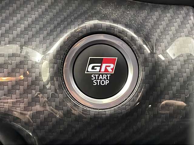トヨタ ＧＲヤリス RZ ハイパフォーマンス 道央・札幌 2023(令5)年 1.6万km プレシャスブラックパール ・４WD　/  ターボ/・ICウォータースプレー/・純正ディスプレイオーディオ　/・ナビ　/Miracast/・JBLサウンド/・バックカメラ/.ハーフレザーシート/シートヒーター/・ステアリングヒーター/ミラーヒーター/・純正18アルミ/・ビルトインETC/・iMT
