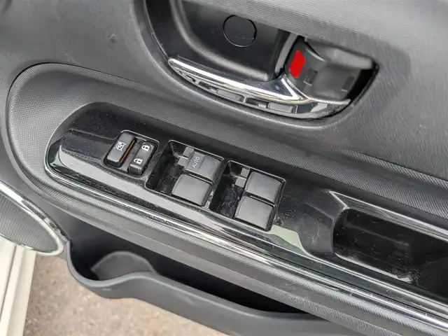 トヨタ アクア G G’s 福井県 2016(平28)年 6万km ライムホワイトパールクリスタルシャイン ワンオーナー車/純正AW付きサマータイヤ積込（一本ゴムなし）/LEDヘッドライト/Fフォグ/ETC/衝突被害軽減システム/クルーズコントロール/バックカメラ/純正ディーラーオプションナビ（CD/DVD/BT）/フルセグテレビ/レーンキープアシスト/横滑り防止装置/アイドリングストップ/純正フロアマット/スマートキー