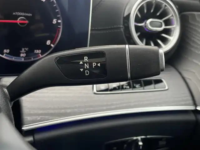 メルセデス・ベンツ ＣＬＳ２２０ｄ スポーツ エクスクルーシブPKG 東京都 2019(平31)年 4.5万km 赤 純正ナビ/革シート/サンルーフ/全方位カメラ/ETC2.0/apple car play/android audio/シートヒーター/エアコン/アダプティブクルーズコントロール/LEDヘッドライト/フルセグTV/電動格納ミラー/Bluetooth接続