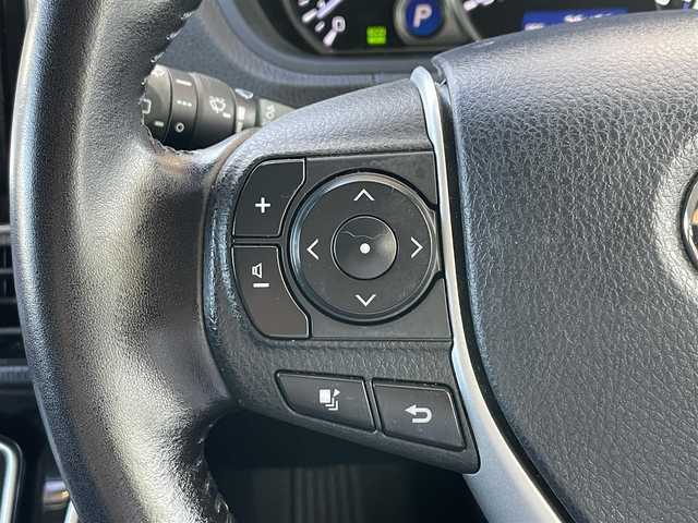 トヨタ エスクァイア Xi 静岡県 2016(平28)年 7.6万km ホワイトパールクリスタルシャイン １オーナー　/福祉車両　/衝突軽減Ｂ　/ＬＫＡ　/純正ナビ　/地デジ　/Ｂカメラ　/両側パワスラ　/ＬＥＤライト　/オートハイビーム　　/フォグランプ　/ＥＴＣ　/純正１５インチＡＷ　/スマートキー　/スペアキー　　/保証書　/取説