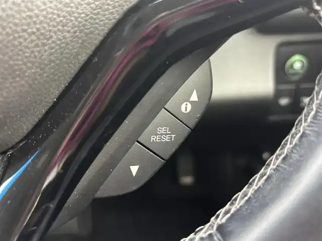 ホンダ ヴェゼル ハイブリッド Z ホンダセンシング 福井県 2019(令1)年 5万km プラチナホワイトパール 純正メモリナビ【VXM-195VFEi】/CD/DVD/フルセグTV/Bluetooth/USB/AM/FM/バックカメラ /Honda SENSING/・衝突軽減ブレーキ (CMBS)/・路外逸脱抑制機能/・歩行者事故低減ステアリング/・誤発進抑制機能/・先行車追従機能/・路外逸脱警報/・標識認識機能/アダプティブクルーズコントロール/リバース連動ドアミラー/自動防眩ルームミラー/雨滴検知式フロントワイパー/ハーフレザーシート/シートヒーター /オートライト /LED/フォグランプ/純正ビルトインETC/革巻きステアリング/パドルシフト/ステアリングリモコン/ステアリングチルド機構/ワイパーデアイサー/ルーフレール/純正１７インチアルミ/純正フロアマット