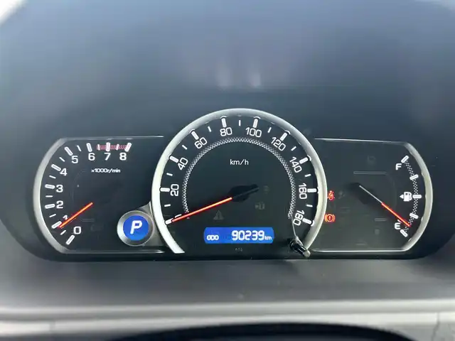 トヨタ ヴォクシー ZS 煌 大分県 2015(平27)年 9.1万km ホワイトパールクリスタルシャイン ・社外メモリーナビ（MDV-Z701W）/　CD/DVD/BT/フルセグ/・ETC/・両側パワースライドドア/・社外フリップダウンモニター/・革巻きステアリング/・スマートキー/・エンジンプッシュスタート/・ウインカーミラー/・ステアリングスイッチ/・フロアマット/・ドアバイザー/・プライバシーガラス/・アイドリングストップ/・横滑り防止システム/・後部座席サンシェード/・純正16インチアルミホイール/・LEDヘッドライト/・純正フォグランプ/・保証書/・取扱説明書