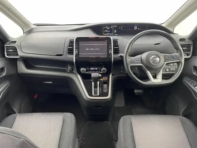 日産 セレナ ハイウェイスター プロパイロットED 福井県 2016(平28)年 5.2万km ダイヤモンドブラック プロパイロット/・衝突軽減ブレーキ/・車線逸脱警報機能/・クルーズコントロール（追従有）/・レーンキープアシスト/純正9インチナビ/【AM/FM/CD/Bluetooth/フルセグTV】/バックカメラ/ビルトインETC/両側パワースライドドア/純正フリップダウンモニター/プッシュスタート/スマートキー/スペアキー/オートライト/LEDヘッドライド