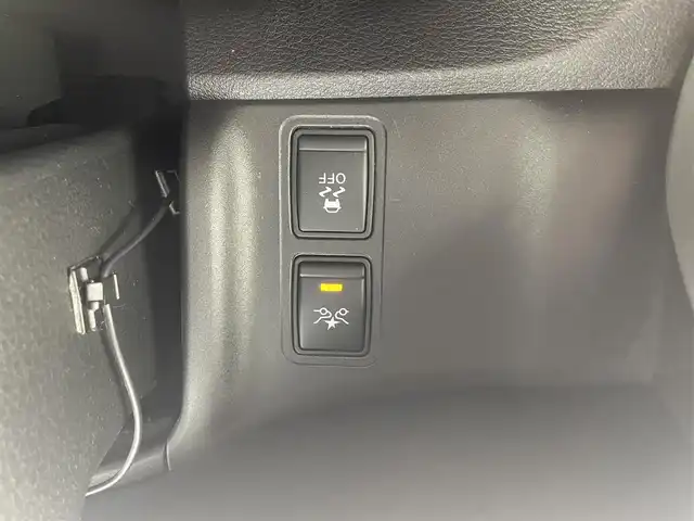日産 セレナ ハイウェイスター プロパイロットED 福井県 2016(平28)年 5.2万km ダイヤモンドブラック プロパイロット/・衝突軽減ブレーキ/・車線逸脱警報機能/・クルーズコントロール（追従有）/・レーンキープアシスト/純正9インチナビ/【AM/FM/CD/Bluetooth/フルセグTV】/バックカメラ/ビルトインETC/両側パワースライドドア/純正フリップダウンモニター/プッシュスタート/スマートキー/スペアキー/オートライト/LEDヘッドライド