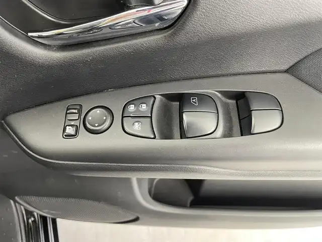 日産 セレナ ハイウェイスター プロパイロットED 福井県 2016(平28)年 5.2万km ダイヤモンドブラック プロパイロット/・衝突軽減ブレーキ/・車線逸脱警報機能/・クルーズコントロール（追従有）/・レーンキープアシスト/純正9インチナビ/【AM/FM/CD/Bluetooth/フルセグTV】/バックカメラ/ビルトインETC/両側パワースライドドア/純正フリップダウンモニター/プッシュスタート/スマートキー/スペアキー/オートライト/LEDヘッドライド
