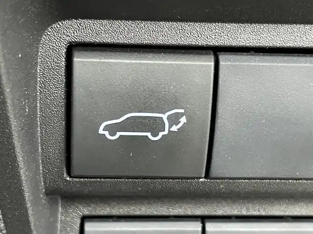 トヨタ ヤリスクロス Z 千葉県 2020(令2)年 1.8万km ブラックマイカ セーフティセンス（衝突回避支援パッケージ）/・プリクラッシュセーフティ/・レーントレーシングアシスト/・レーダークルーズコントロール/・オートマチックハイビーム/・ロードサインアシスト/純正8インチディスプレイ/・コネクトナビ/・Bluetooth接続/・全方位カメラ/ビルトインETC2.0/LEDヘッドライト/前後コーナーセンサー/サイド/カーテンエアバッグ/スマートキー/ハーフレザーシート/・運転席パワーシート/・シートヒーター