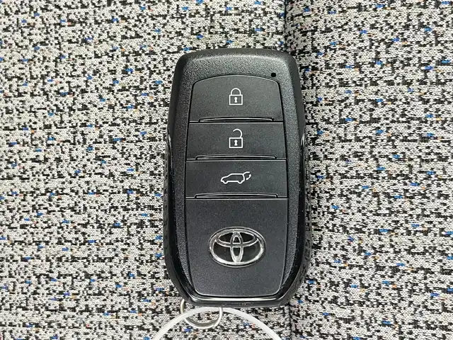 トヨタ ヤリスクロス Z 千葉県 2020(令2)年 1.8万km ブラックマイカ セーフティセンス（衝突回避支援パッケージ）/・プリクラッシュセーフティ/・レーントレーシングアシスト/・レーダークルーズコントロール/・オートマチックハイビーム/・ロードサインアシスト/純正8インチディスプレイ/・コネクトナビ/・Bluetooth接続/・全方位カメラ/ビルトインETC2.0/LEDヘッドライト/前後コーナーセンサー/サイド/カーテンエアバッグ/スマートキー/ハーフレザーシート/・運転席パワーシート/・シートヒーター
