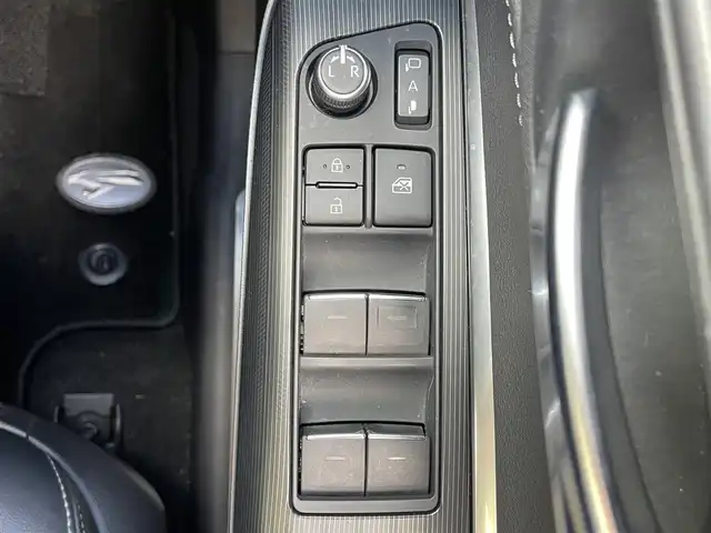 トヨタ ハリアー Z 福岡県 2020(令2)年 5.9万km ホワイトパールクリスタルシャイン ワンオーナー/モデリスタエアロ（フロント/サイド/リア）/調光パノラマルーフ/JBLプレミアムサウンド/メーカーナビ/（フルセグTV/FM/AM）/デジタルインナーミラー/全方位モニター/レーダークルーズコントロール/ビルトインETC2.0/電動パーキングブレーキ/オートブレーキホールド/トヨタセーフティセンス/‐プリクラッシュセーフティ/‐ブラインドスポットモニター/‐レーンキープアシスト/‐コーナーセンサー/ハーフレザーシート/運転席パワーシート/社外20インチアルミ（マーベリック）/TEIN車高調/プッシュスタート/スペアキー×１