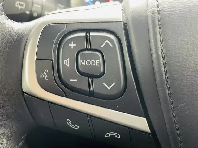 トヨタ ハリアー プレミアム 福島県 2016(平28)年 2.1万km ブラック レーンディパーチャーアラート/・横滑り防止機能/純正7インチナビ/・型番;NSCN-W64/・ワンセグ/TV/CD/SD/BT/AUX/AM/FM/バックカメラ/パワーバックドア/クルーズコントロール/LEDオートライト/・フォグランプ/・オートマチックハイビーム/ハーフレザーシート/・パワーシート/純正18インチアルミホイール付きサマータイヤ/革ステアリング/・ステアリングリモコン/電動格納ミラー/アイドリングストップ/ドアバイザー/プッシュスタート/・スマートキー/・スペアキー