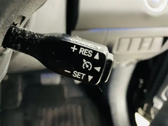 トヨタ ハリアー プレミアム 福島県 2016(平28)年 2.1万km ブラック レーンディパーチャーアラート/・横滑り防止機能/純正7インチナビ/・型番;NSCN-W64/・ワンセグ/TV/CD/SD/BT/AUX/AM/FM/バックカメラ/パワーバックドア/クルーズコントロール/LEDオートライト/・フォグランプ/・オートマチックハイビーム/ハーフレザーシート/・パワーシート/純正18インチアルミホイール付きサマータイヤ/革ステアリング/・ステアリングリモコン/電動格納ミラー/アイドリングストップ/ドアバイザー/プッシュスタート/・スマートキー/・スペアキー