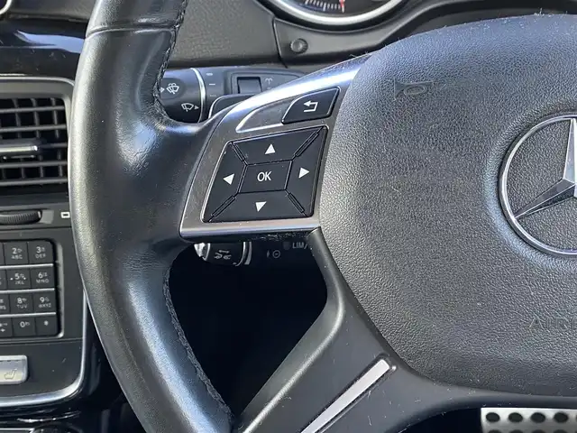 メルセデス・ベンツ ゲレンデヴァーゲン Ｇ３５０ｄ 福岡県 2017(平29)年 5.2万km オブシディアンブラック ラグジュアリーパッケージ/サンルーフ/アダプティブクルーズコントロール/白革　/全席シートヒーター/サイドカメラ　/純正ナビ/Ａｐｐｌｅｃａｒｐｌａｙ/フルセグTV/バックカメラ　/Bluetooth/ステアリングスイッチ/パドルシフト/前後ドライブレコーダー/AMG19インチアルミホイール/ETC