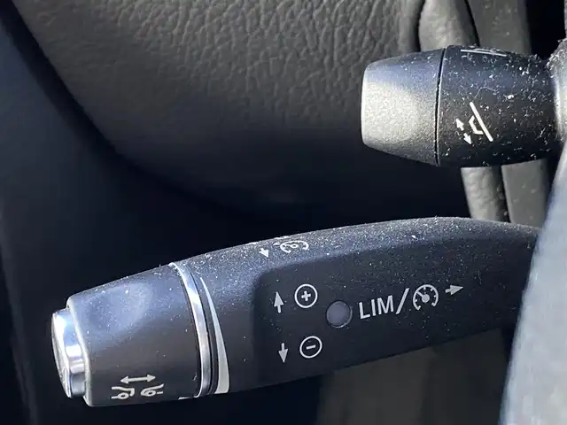 メルセデス・ベンツ ゲレンデヴァーゲン Ｇ３５０ｄ 福岡県 2017(平29)年 5.2万km オブシディアンブラック ラグジュアリーパッケージ/サンルーフ/アダプティブクルーズコントロール/白革　/全席シートヒーター/サイドカメラ　/純正ナビ/Ａｐｐｌｅｃａｒｐｌａｙ/フルセグTV/バックカメラ　/Bluetooth/ステアリングスイッチ/パドルシフト/前後ドライブレコーダー/AMG19インチアルミホイール/ETC