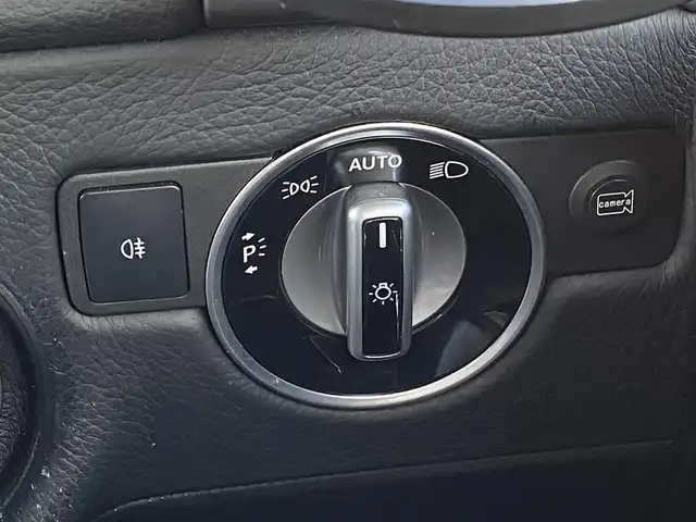 メルセデス・ベンツ ゲレンデヴァーゲン Ｇ３５０ｄ 福岡県 2017(平29)年 5.2万km オブシディアンブラック ラグジュアリーパッケージ/サンルーフ/アダプティブクルーズコントロール/白革　/全席シートヒーター/サイドカメラ　/純正ナビ/Ａｐｐｌｅｃａｒｐｌａｙ/フルセグTV/バックカメラ　/Bluetooth/ステアリングスイッチ/パドルシフト/前後ドライブレコーダー/AMG19インチアルミホイール/ETC